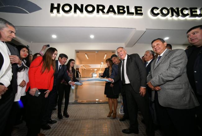 El Gobernador inauguró obras de remodelación en el Concejo Deliberante