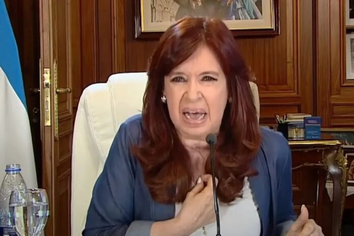 El Gobierno le sacó la jubilación y pensión a Cristina Kirchner