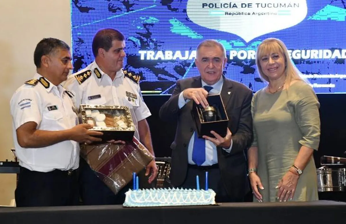 Jaldo participó de un desayuno por los 203 años de la Policía