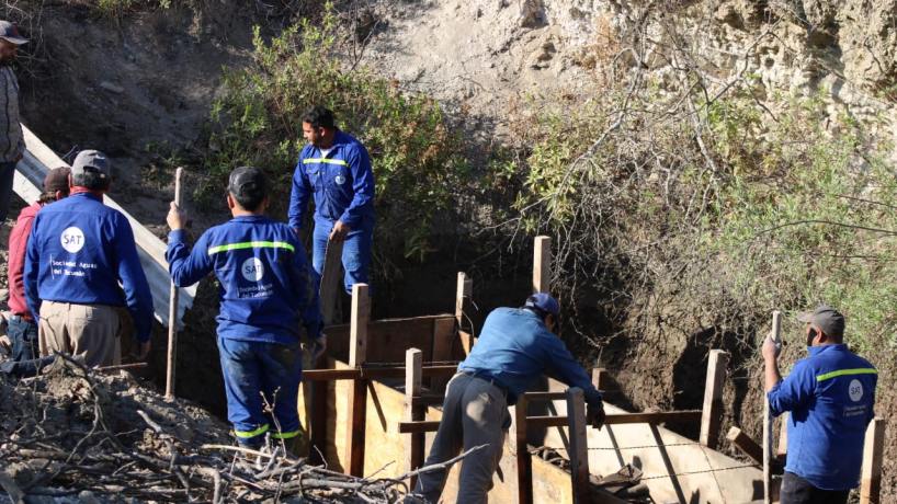 Cuatro barrios de San Miguel de Tucumán continuarán con baja presión de agua por obras en el acueducto de Vipos