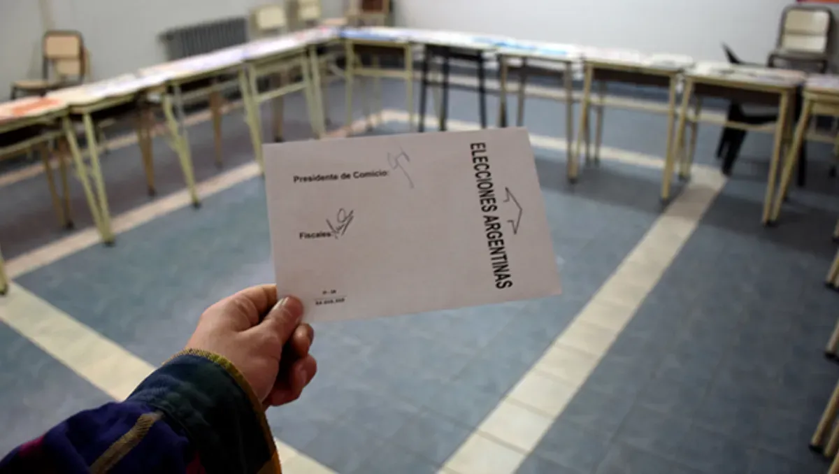 La Justicia multará con $77.000 a quienes se saquen fotos con su voto