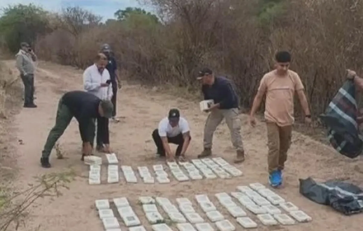 Persecución, tiroteo y secuestro de 120 kilos de marihuana
