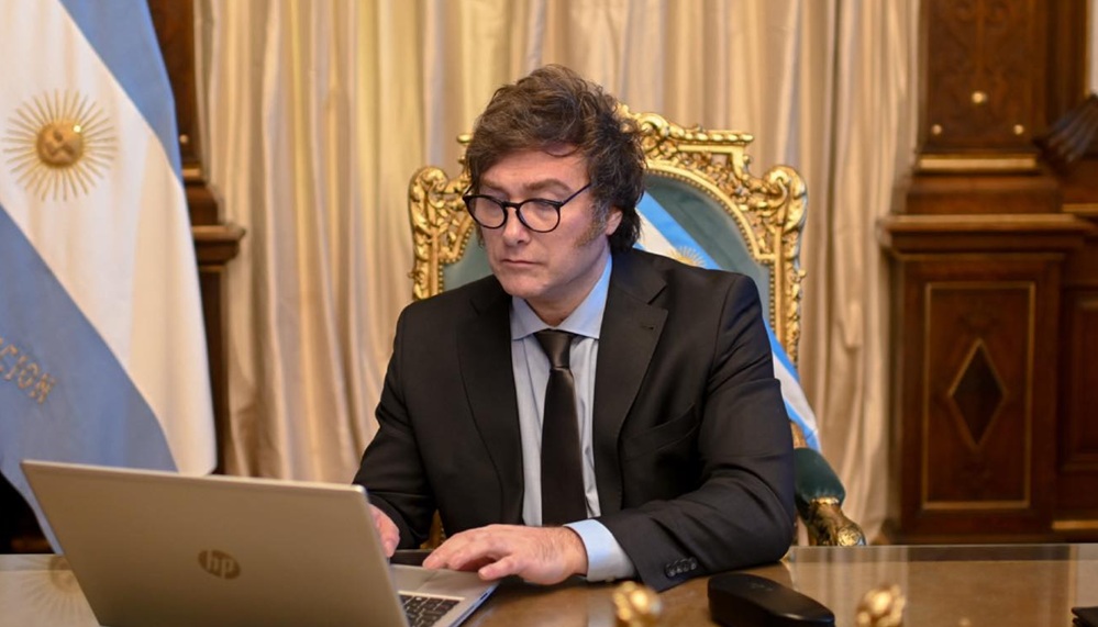 Qué medios aparecen en la operatoria rusa contra el gobierno de Milei